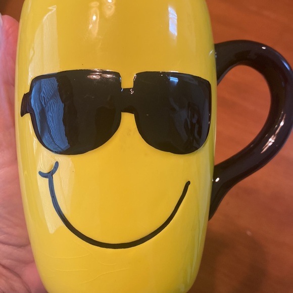 Cracker Barrel Smiley His & Her Yellow/Black Coffee Mugs - Set of 2 - SO CUTE 😎 - Picture 8 of 14